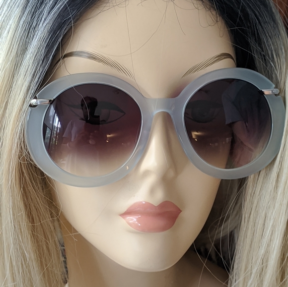 Derek Lam Iris sunglasses in Pistachio - Picture 2 of 3